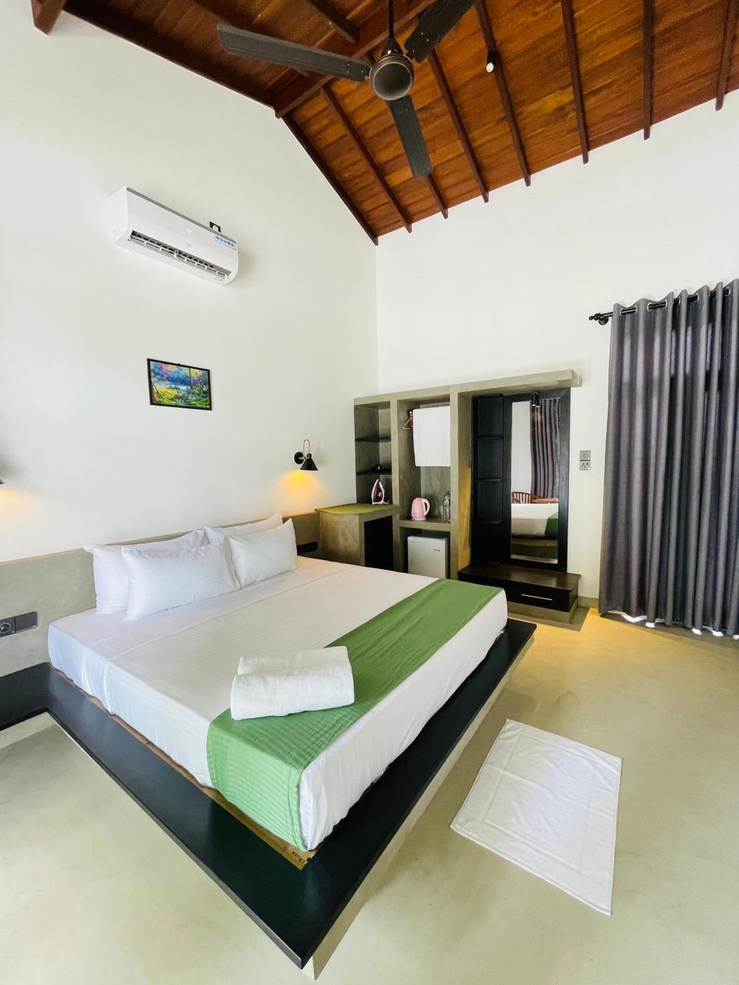 Thara Inn Villa Dickwella Exterior photo