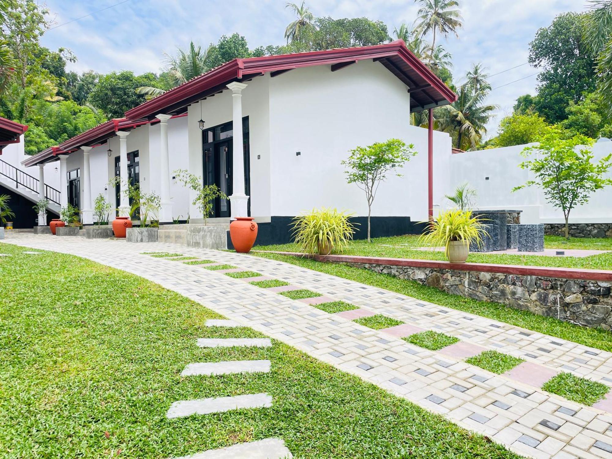 Thara Inn Villa Dickwella Exterior photo