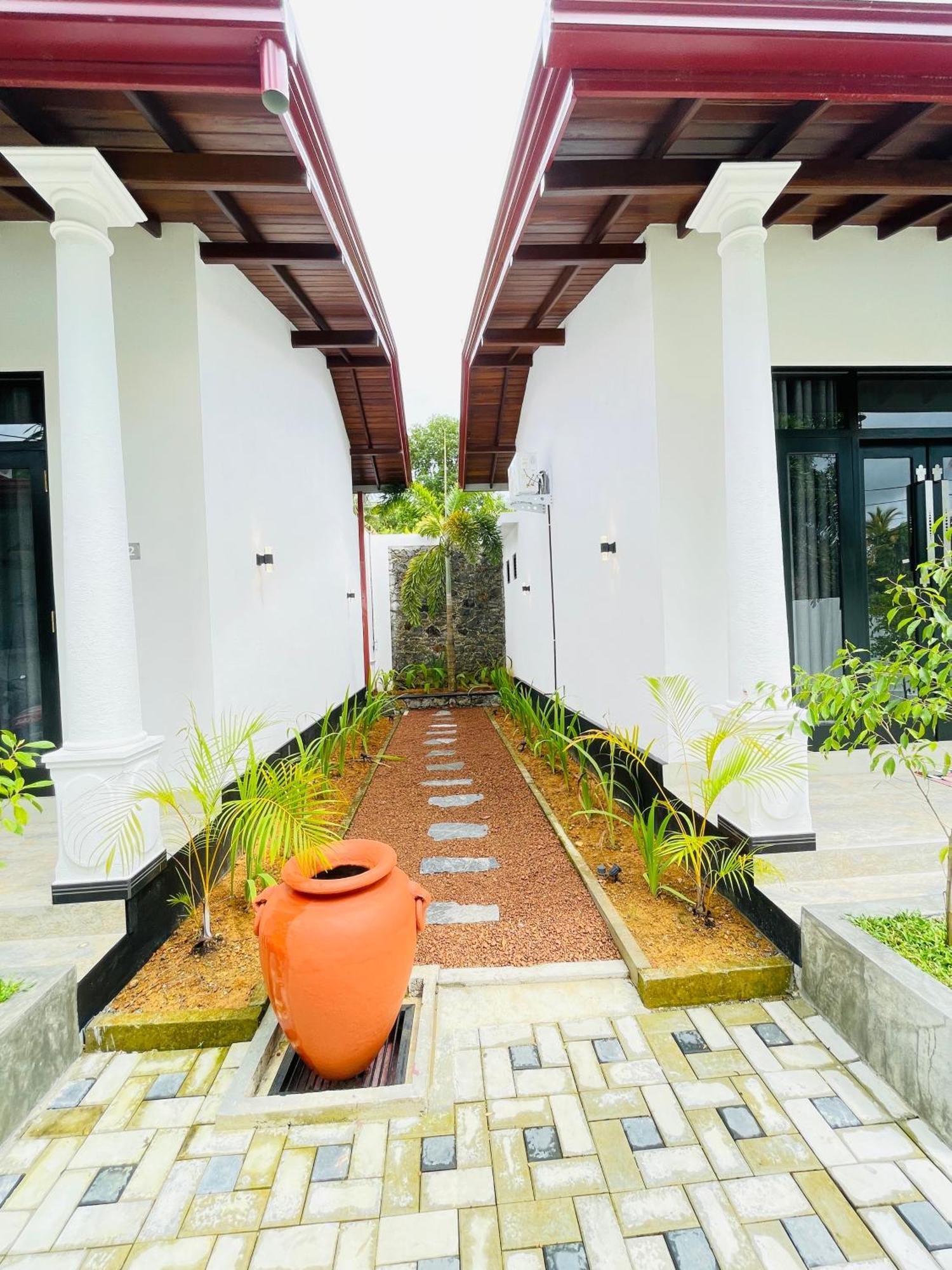 Thara Inn Villa Dickwella Exterior photo