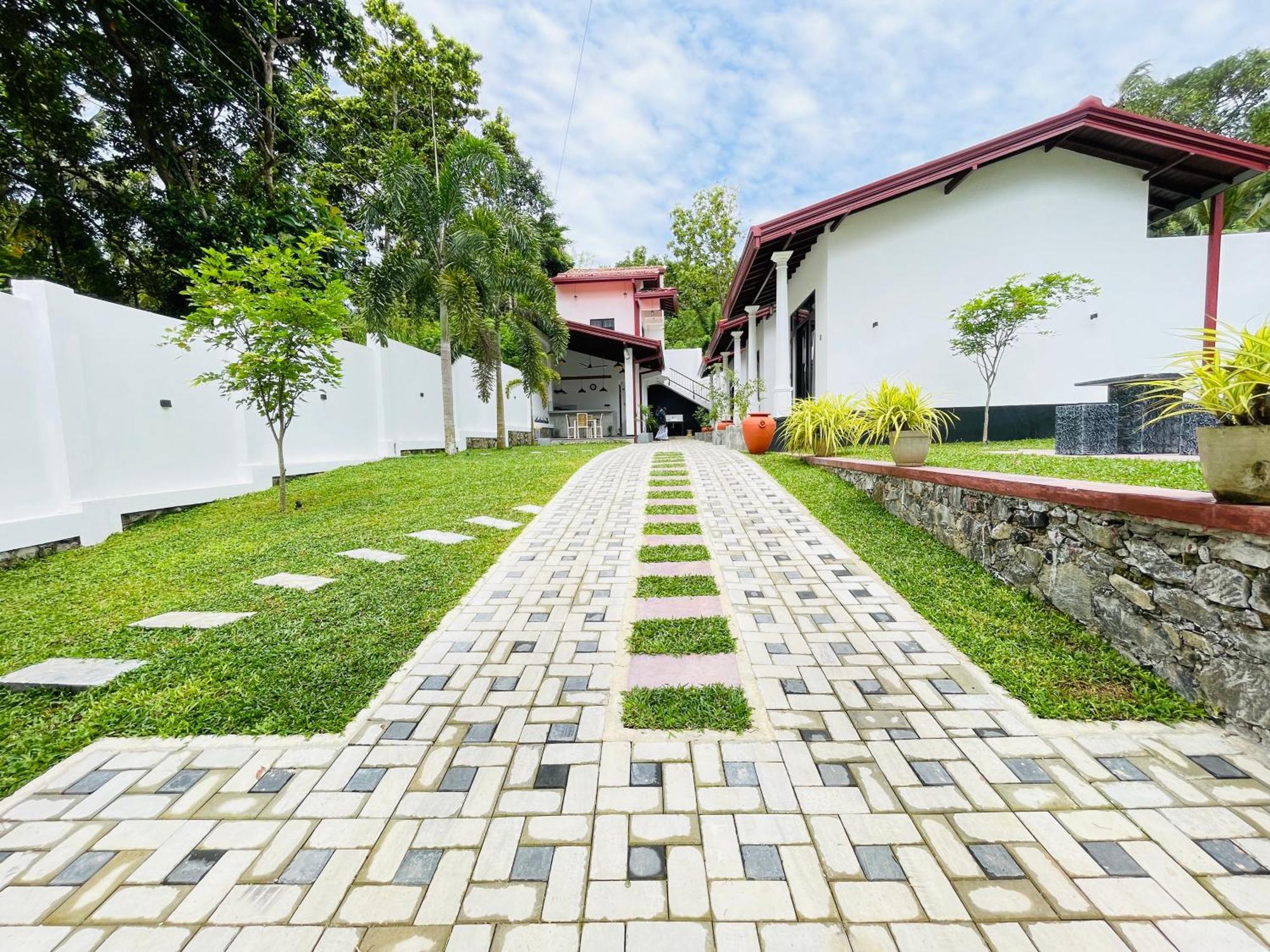 Thara Inn Villa Dickwella Exterior photo
